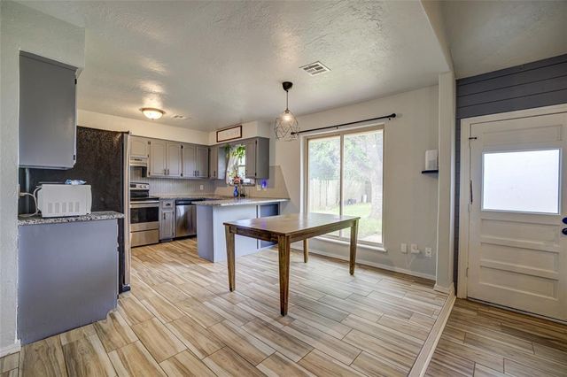 2009 Oakcreek Drive, Norman, OK 73071