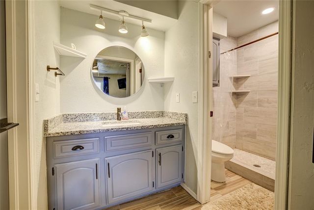 2009 Oakcreek Drive, Norman, OK 73071
