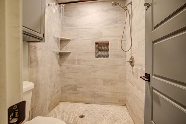 2009 Oakcreek Drive, Norman, OK 73071