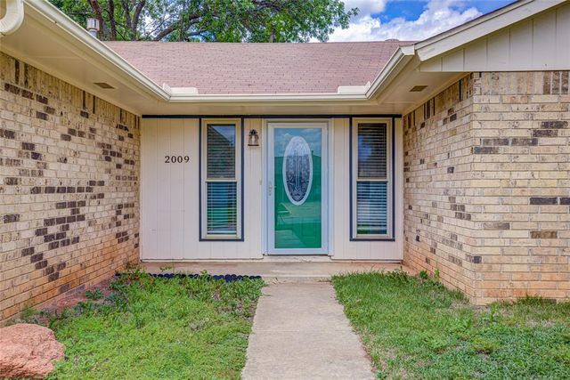 2009 Oakcreek Drive, Norman, OK 73071