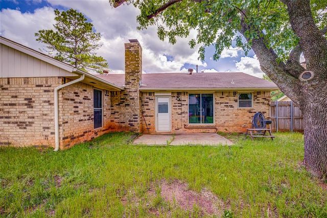 2009 Oakcreek Drive, Norman, OK 73071