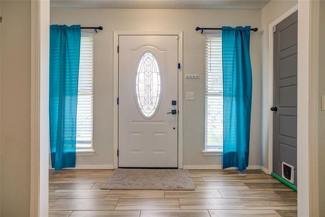 2009 Oakcreek Drive, Norman, OK 73071