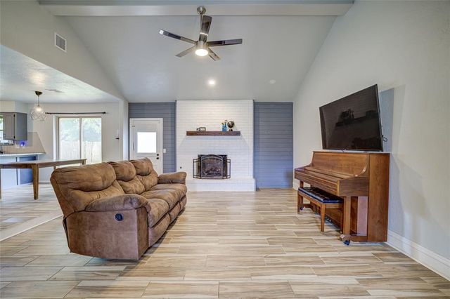 2009 Oakcreek Drive, Norman, OK 73071