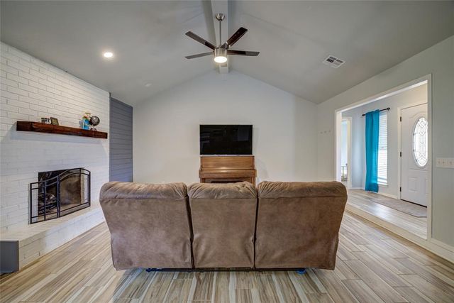 2009 Oakcreek Drive, Norman, OK 73071