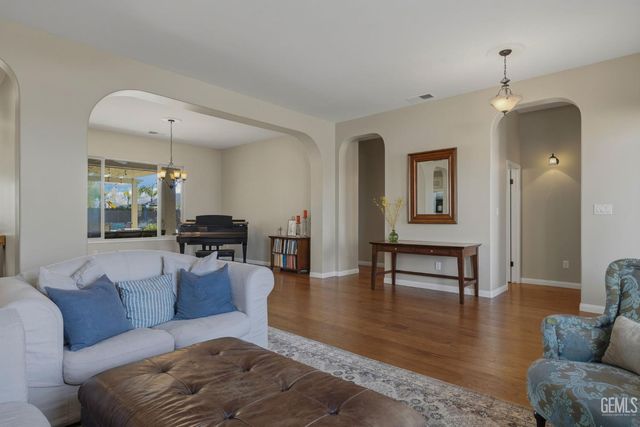 16349 Coastal Court, Bakersfield, CA 93314