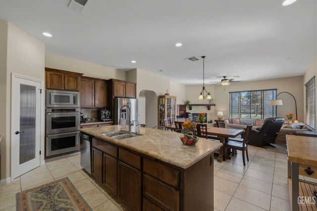 16349 Coastal Court, Bakersfield, CA 93314