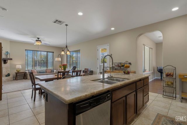 16349 Coastal Court, Bakersfield, CA 93314