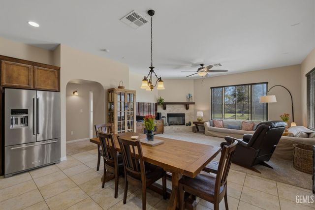 16349 Coastal Court, Bakersfield, CA 93314