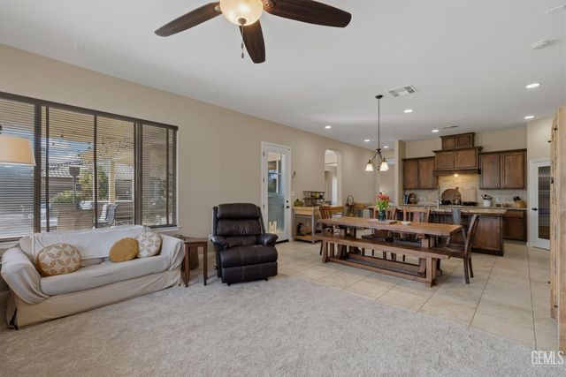 16349 Coastal Court, Bakersfield, CA 93314