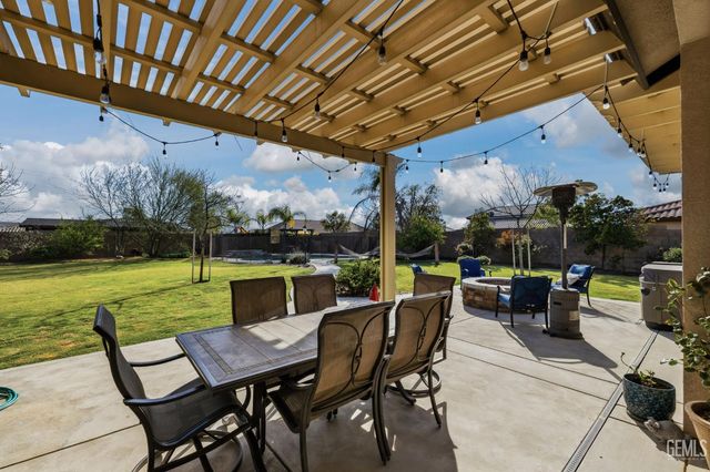 16349 Coastal Court, Bakersfield, CA 93314