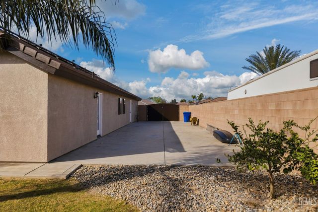 16349 Coastal Court, Bakersfield, CA 93314