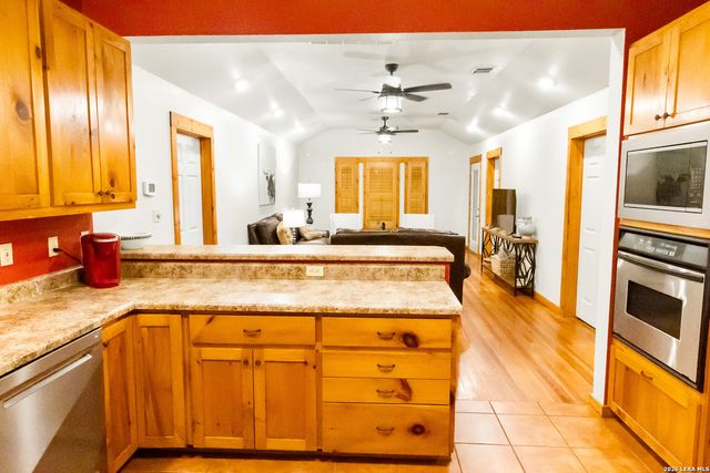 201 Brinkoeter St, Poth, TX 78147