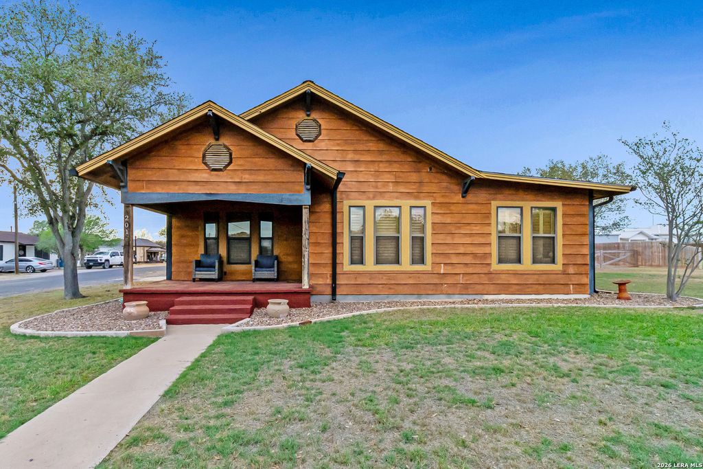201 Brinkoeter St, Poth, TX 78147