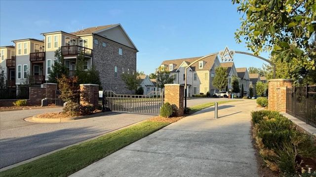 124 Everley Walk, Alpharetta, GA 30009