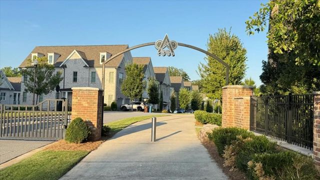 124 Everley Walk, Alpharetta, GA 30009