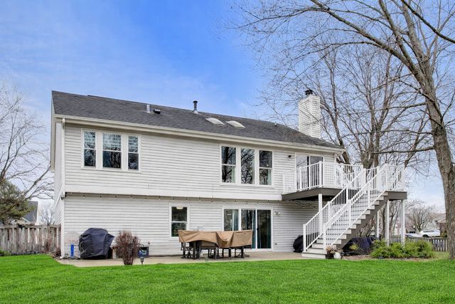 2080 Pennsbury Lane, Hanover Park, IL 60133