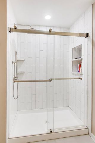 2080 Pennsbury Lane, Hanover Park, IL 60133