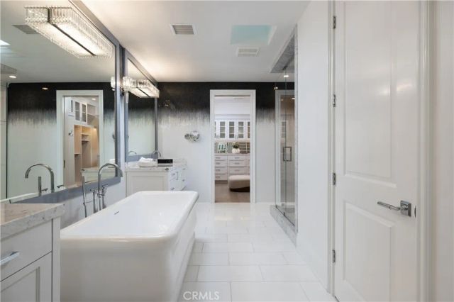 2 Rue Biarritz, Newport Beach, CA 92660