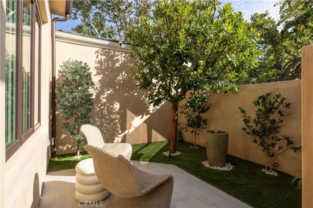 2 Rue Biarritz, Newport Beach, CA 92660