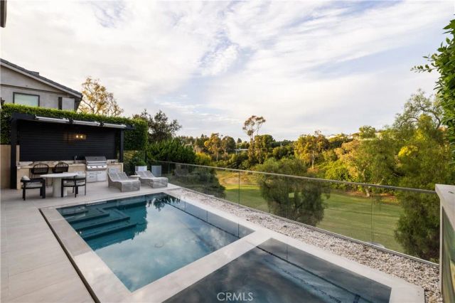 2 Rue Biarritz, Newport Beach, CA 92660