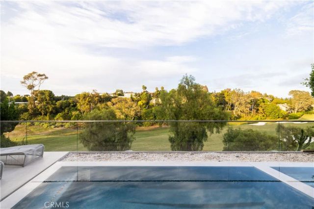 2 Rue Biarritz, Newport Beach, CA 92660