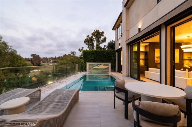 2 Rue Biarritz, Newport Beach, CA 92660
