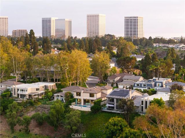 2 Rue Biarritz, Newport Beach, CA 92660