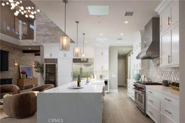 2 Rue Biarritz, Newport Beach, CA 92660
