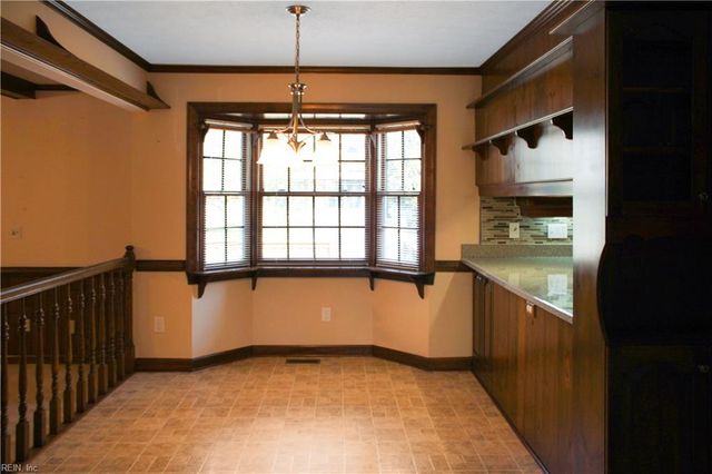 5 Waterford CIR, Hampton, VA 23666