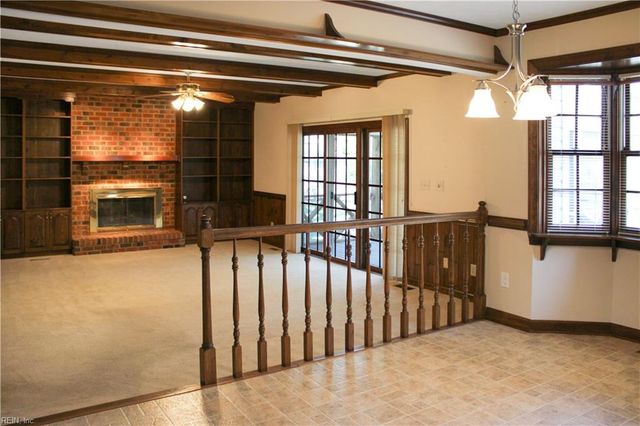 5 Waterford CIR, Hampton, VA 23666