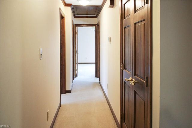 5 Waterford CIR, Hampton, VA 23666