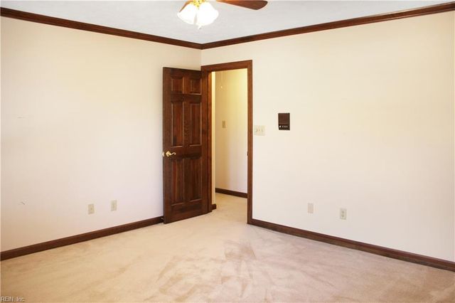5 Waterford CIR, Hampton, VA 23666