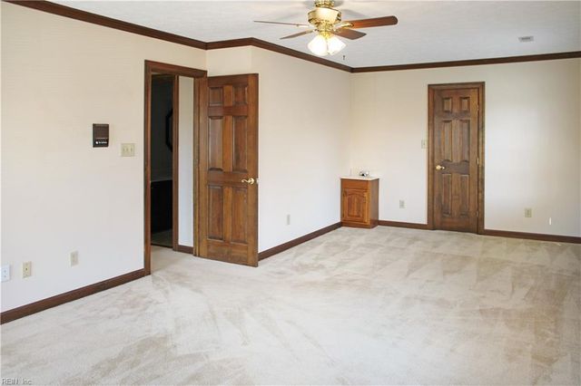 5 Waterford CIR, Hampton, VA 23666