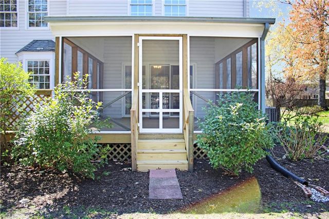 5 Waterford CIR, Hampton, VA 23666