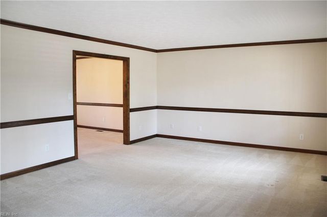 5 Waterford CIR, Hampton, VA 23666