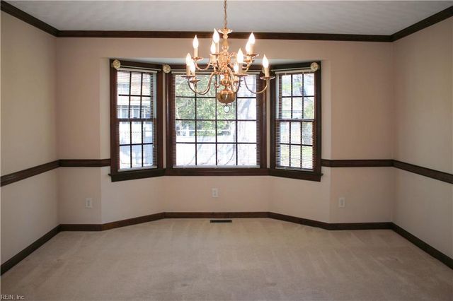 5 Waterford CIR, Hampton, VA 23666