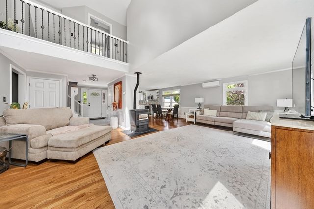 18 Cedarledge Vlg 18, Cohasset, MA 02025