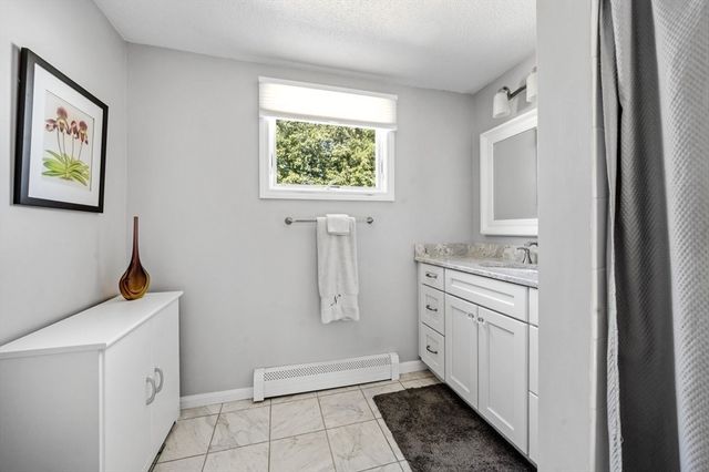 18 Cedarledge Vlg 18, Cohasset, MA 02025