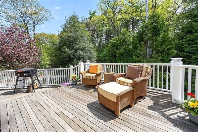 18 Cedarledge Vlg 18, Cohasset, MA 02025