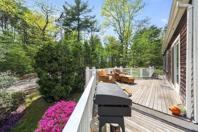 18 Cedarledge Vlg 18, Cohasset, MA 02025