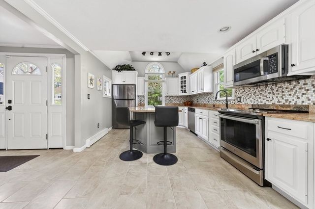 18 Cedarledge Vlg 18, Cohasset, MA 02025