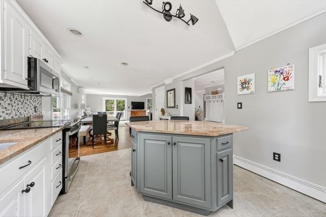 18 Cedarledge Vlg 18, Cohasset, MA 02025