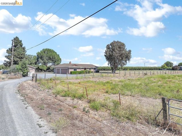 121 Markey Ln, Brentwood, CA 94513