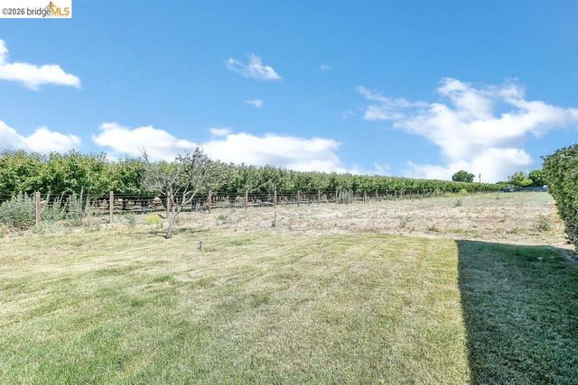 121 Markey Ln, Brentwood, CA 94513