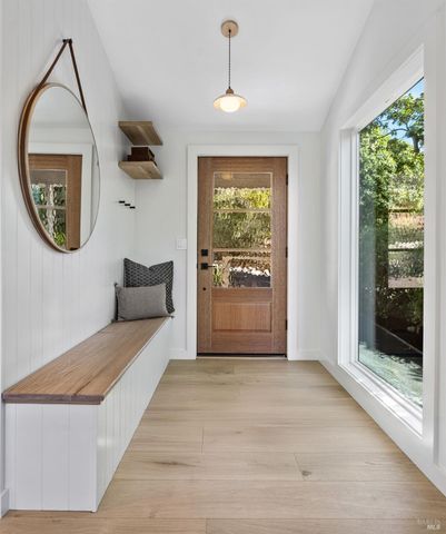 17285 Hillcrest Ave, Sonoma, CA 95476