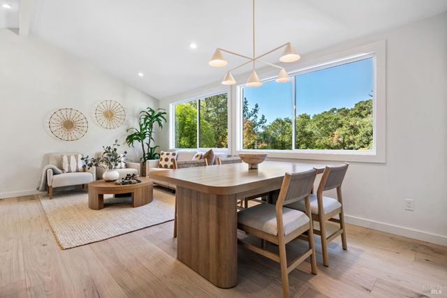 17285 Hillcrest Ave, Sonoma, CA 95476