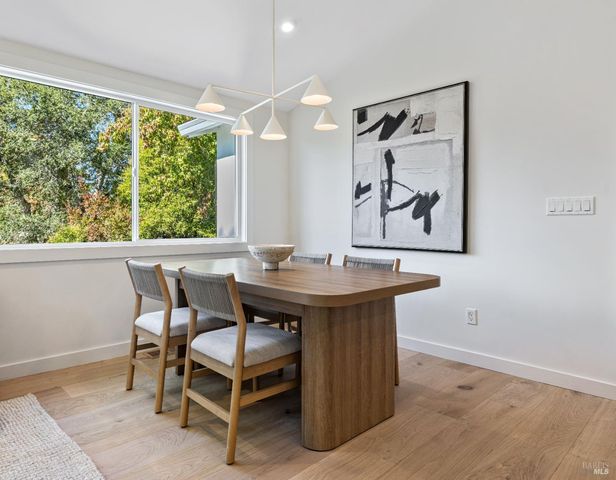 17285 Hillcrest Ave, Sonoma, CA 95476