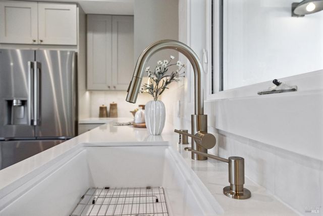 17285 Hillcrest Ave, Sonoma, CA 95476