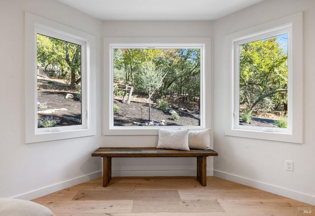 17285 Hillcrest Ave, Sonoma, CA 95476