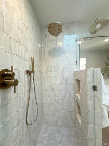 17285 Hillcrest Ave, Sonoma, CA 95476